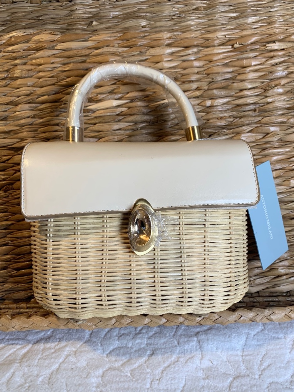Antonio Melani Natural & Cream cute lil wicker/woven style bag. Summery NWT